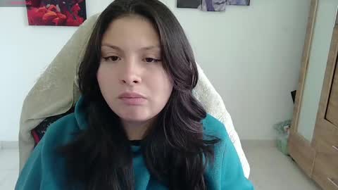 Snapshot of yessica_gomez01 chatting on June 7, 7:17 pm yessica_gomez01 online show from June 7, 7:17 pm