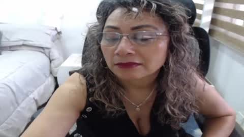 Snapshot of yessilatin chatting on June 21, 9:28 pm jessy online show from June 21, 9:28 pm