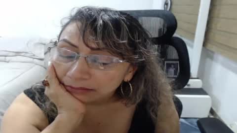 Snapshot of yessilatin chatting on July 1, 12:56 am jessy online show from July 1, 12:56 am