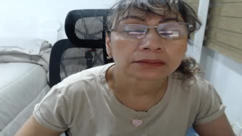 Snapshot of yessilatin chatting on July 2, 12:54 am jessy online show from July 2, 12:54 am