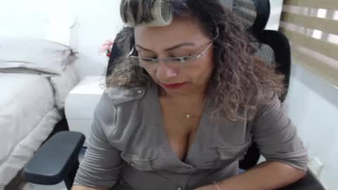 Snapshot of yessilatin chatting on July 9, 9:52 pm jessy online show from July 9, 9:52 pm