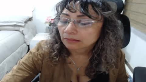 Snapshot of yessilatin chatting on July 19, 3:32 am jessy online show from July 19, 3:32 am