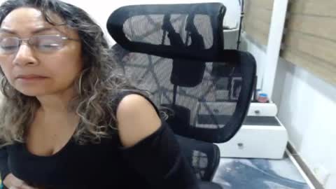 Snapshot of yessilatin chatting on July 27, 12:50 am jessy online show from July 27, 12:50 am