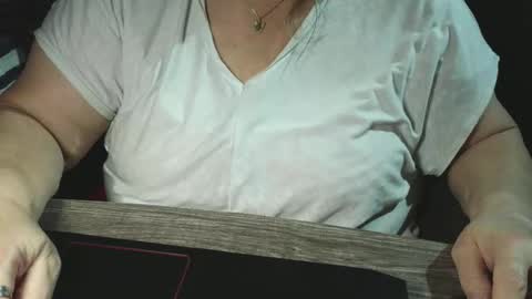 yessirprincesspet online show from May 24, 5:12 am