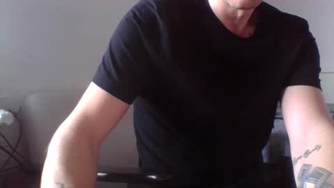 yewloo online show from February 28, 6:25 am