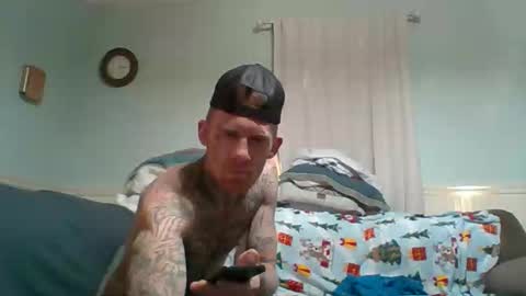 Snapshot of yfwb69xxx chatting on December 18, 7:03 am yfwb69xxx online show from December 18, 7:03 am