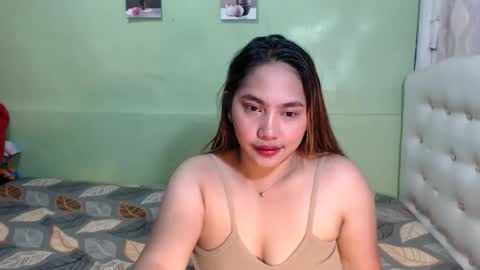 yhang_slut online show from September 15, 5:18 am