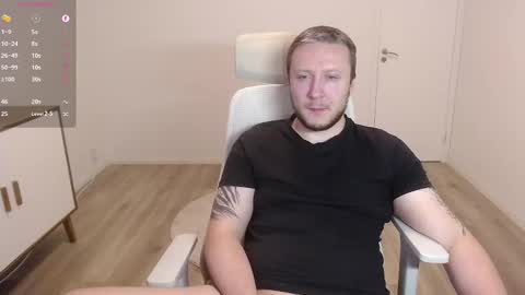 Snapshot of yhdxhy chatting on February 25, 10:39 pm James online show from February 25, 10:39 pm