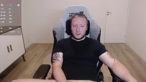 Snapshot of yhdxhy chatting on October 18, 8:31 pm James online show from October 18, 8:31 pm