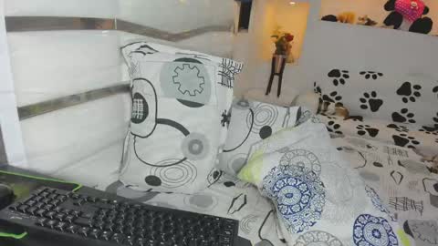 Snapshot of yinaross chatting on May 19, 9:32 pm YINAROSS online show from May 19, 9:32 pm