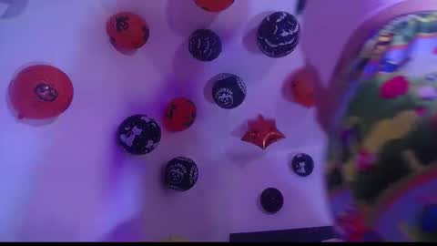 Yiny online show from October 24, 9:17 am