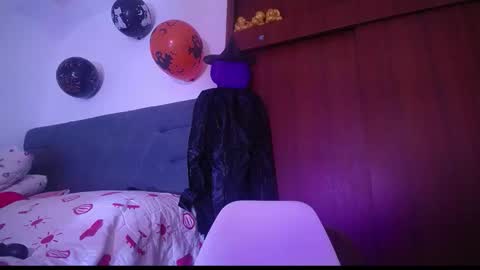 Yiny online show from October 25, 6:32 am