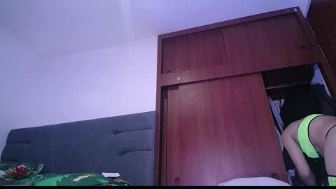 Yiny online show from November 21, 9:08 am