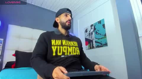 Yiyo online show from February 4, 4:51 am