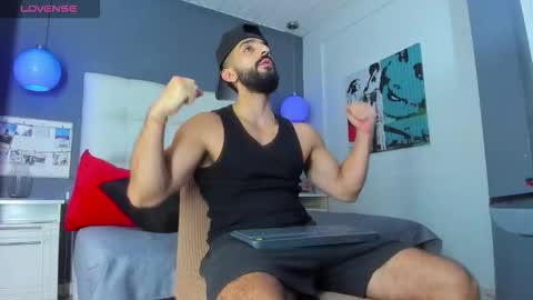 Yiyo online show from February 14, 5:04 am