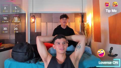 Snapshot of yizus_bonz chatting on December 15, 2:30 am yizus_bonz online show from December 15, 2:30 am