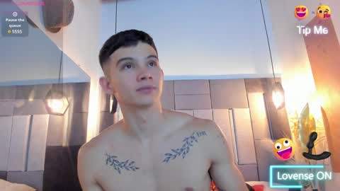 Snapshot of yizus_bonz chatting on December 25, 4:12 am yizus_bonz online show from December 25, 4:12 am