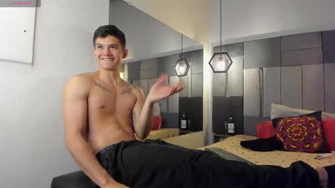 Snapshot of yizus_bonz chatting on February 22, 9:26 pm yizus_bonz online show from February 22, 9:26 pm