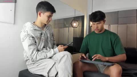 Snapshot of yizus_bonz chatting on March 2, 11:09 pm yizus_bonz online show from March 2, 11:09 pm