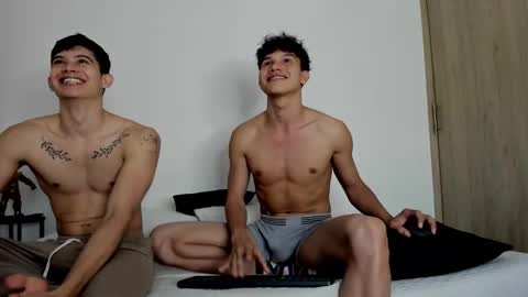 Snapshot of yizus_bonz chatting on October 18, 12:35 am yizus_bonz online show from October 18, 12:35 am