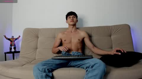 Snapshot of yizus_bonz chatting on December 4, 11:57 pm yizus_bonz online show from December 4, 11:57 pm