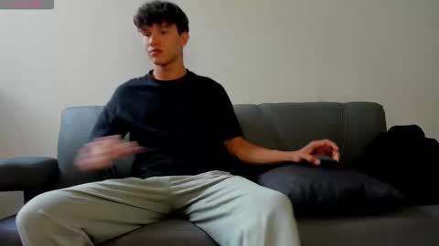 Snapshot of yizus_bonz chatting on January 18, 10:02 pm yizus_bonz online show from January 18, 10:02 pm