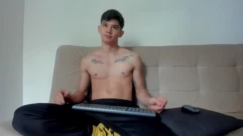 yizus_bonz online show from April 14, 6:14 pm
