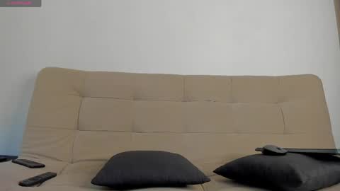 yizus_bonz online show from April 29, 3:38 pm