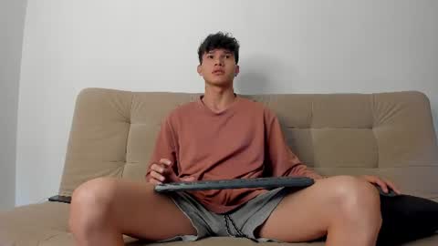 yizus_bonz online show from June 9, 3:34 pm