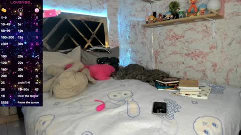 Snapshot of yluismag chatting on December 17, 3:50 am lucy online show from December 17, 3:50 am