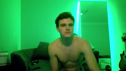 Snapshot of yngdesire1 chatting on December 3, 8:00 am yngdesire1 online show from December 3, 8:00 am