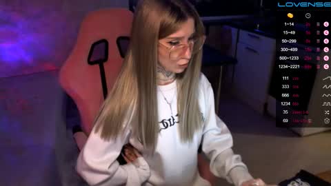     online show from December 8, 12:51 am