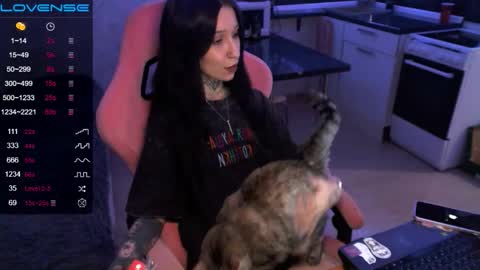     online show from September 18, 9:28 pm