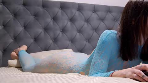 ynnasquirt online show from February 15, 6:48 pm