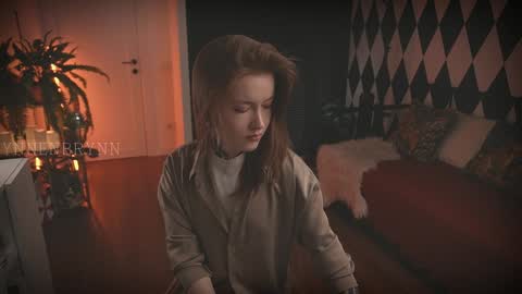 Snapshot of ynnenbrynn chatting on December 16, 7:58 am ynnenbrynn online show from December 16, 7:58 am