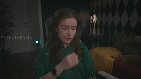 Snapshot of ynnenbrynn chatting on January 28, 7:53 am ynnenbrynn online show from January 28, 7:53 am