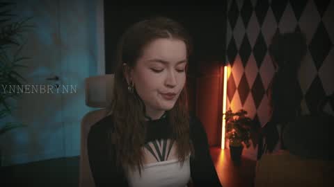 Snapshot of ynnenbrynn chatting on January 29, 7:36 am ynnenbrynn online show from January 29, 7:36 am