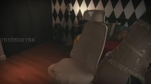 Snapshot of ynnenbrynn chatting on February 14, 7:49 am ynnenbrynn online show from February 14, 7:49 am