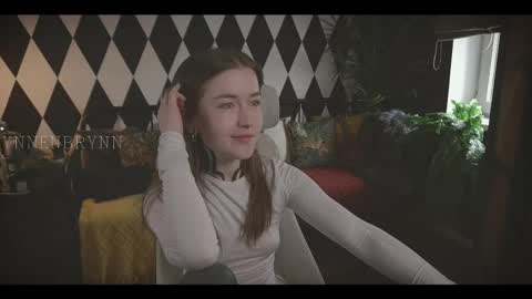 Snapshot of ynnenbrynn chatting on March 7, 3:51 am ynnenbrynn online show from March 7, 3:51 am