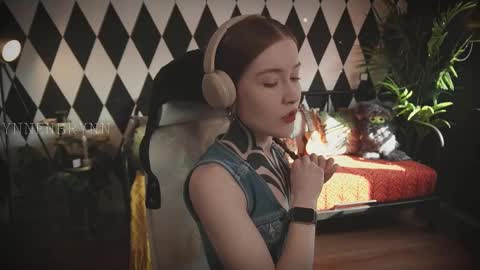 Snapshot of ynnenbrynn chatting on March 12, 5:35 am ynnenbrynn online show from March 12, 5:35 am