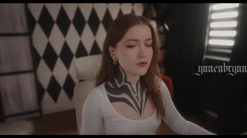 Snapshot of ynnenbrynn chatting on October 8, 6:44 am ynnenbrynn online show from October 8, 6:44 am