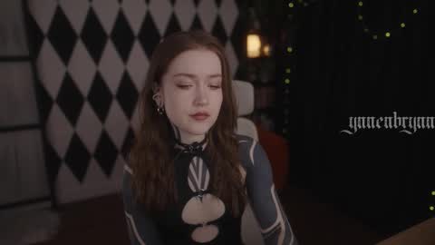 Snapshot of ynnenbrynn chatting on October 9, 4:54 am ynnenbrynn online show from October 9, 4:54 am