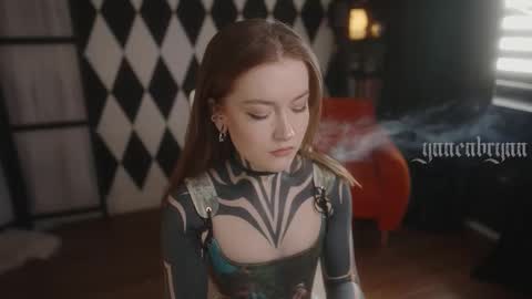 Snapshot of ynnenbrynn chatting on October 11, 7:40 am ynnenbrynn online show from October 11, 7:40 am