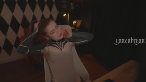 Snapshot of ynnenbrynn chatting on December 4, 4:22 am ynnenbrynn online show from December 4, 4:22 am