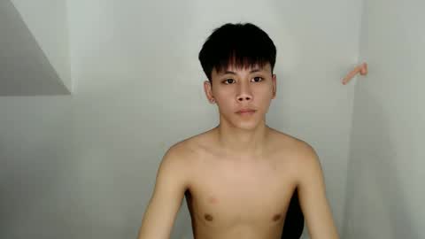 ynotyu online show from May 2, 1:21 am