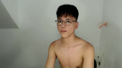 Snapshot of ynotyu chatting on June 5, 7:58 am ynotyu online show from June 5, 7:58 am