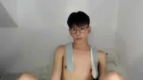 Snapshot of ynotyu chatting on July 20, 2:19 pm ynotyu online show from July 20, 2:19 pm