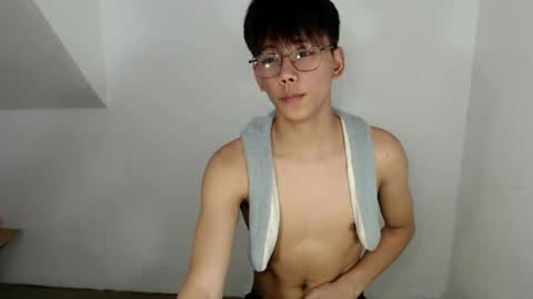 Snapshot of ynotyu chatting on July 24, 5:27 am ynotyu online show from July 24, 5:27 am