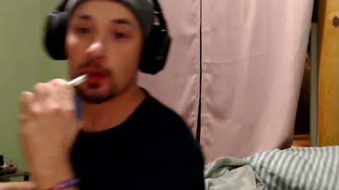 Snapshot of yobleez chatting on February 18, 5:58 am yobleez online show from February 18, 5:58 am