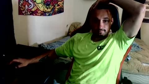 Snapshot of yobleez chatting on June 6, 2:05 am yobleez online show from June 6, 2:05 am